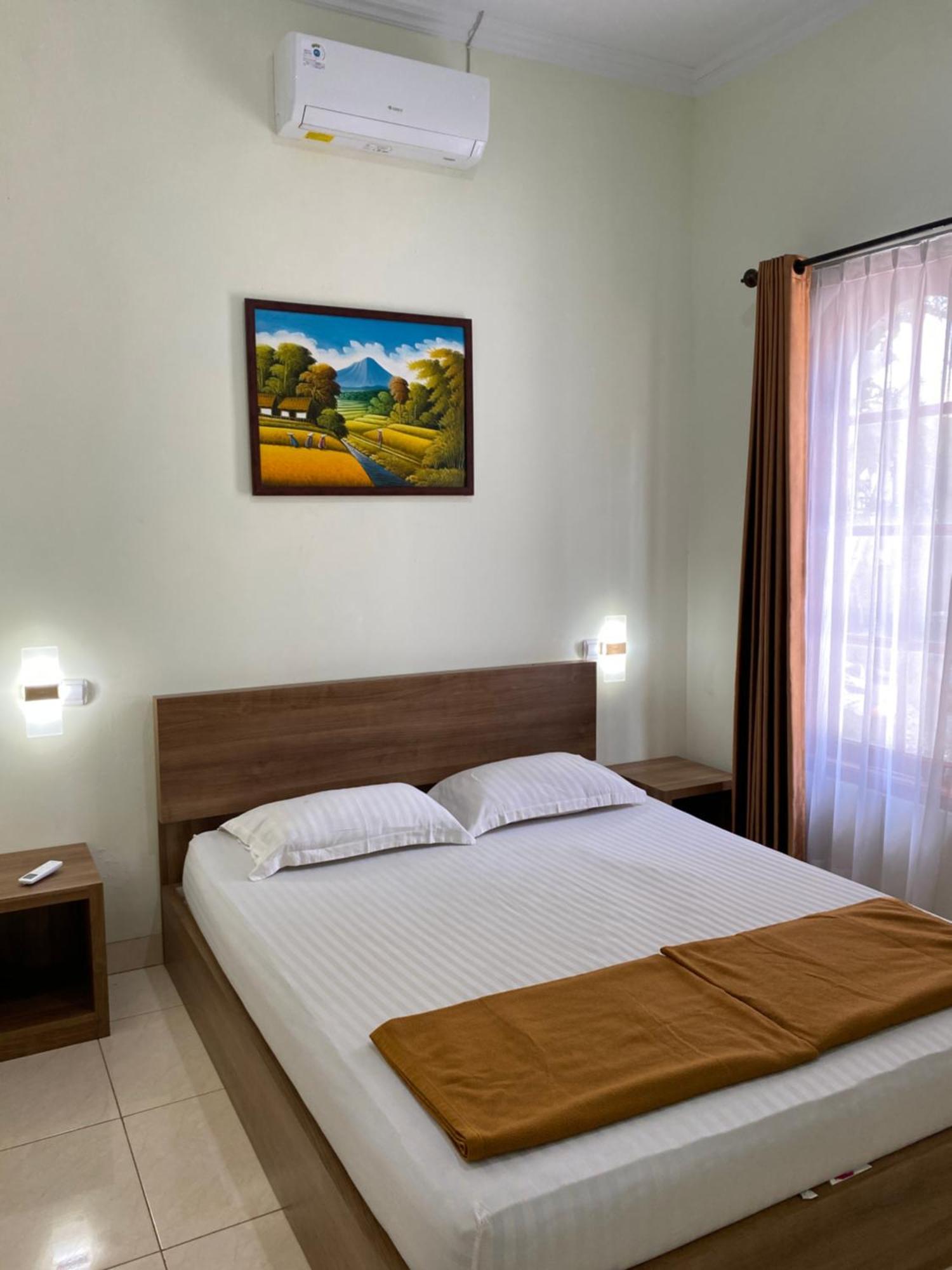 Adiputra Guesthouse 2 By Homiq Ngabean Exterior foto